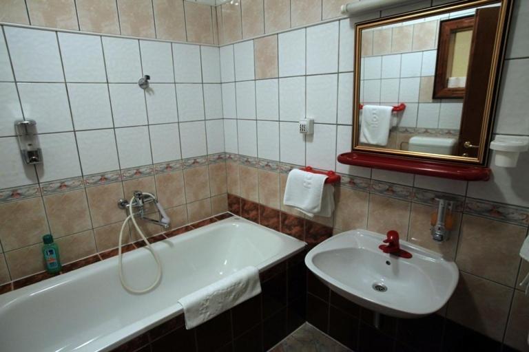 Hotel Dunav Sremski Karlovci Quarto foto